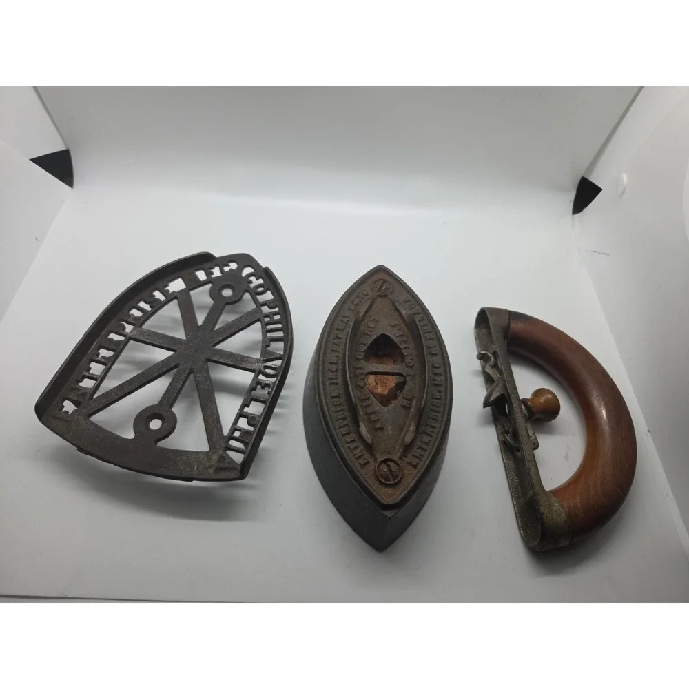Antique‎ Enterprise Mfg Co Sad Iron No 2 & Cast Iron Trivet Philadelphia PA